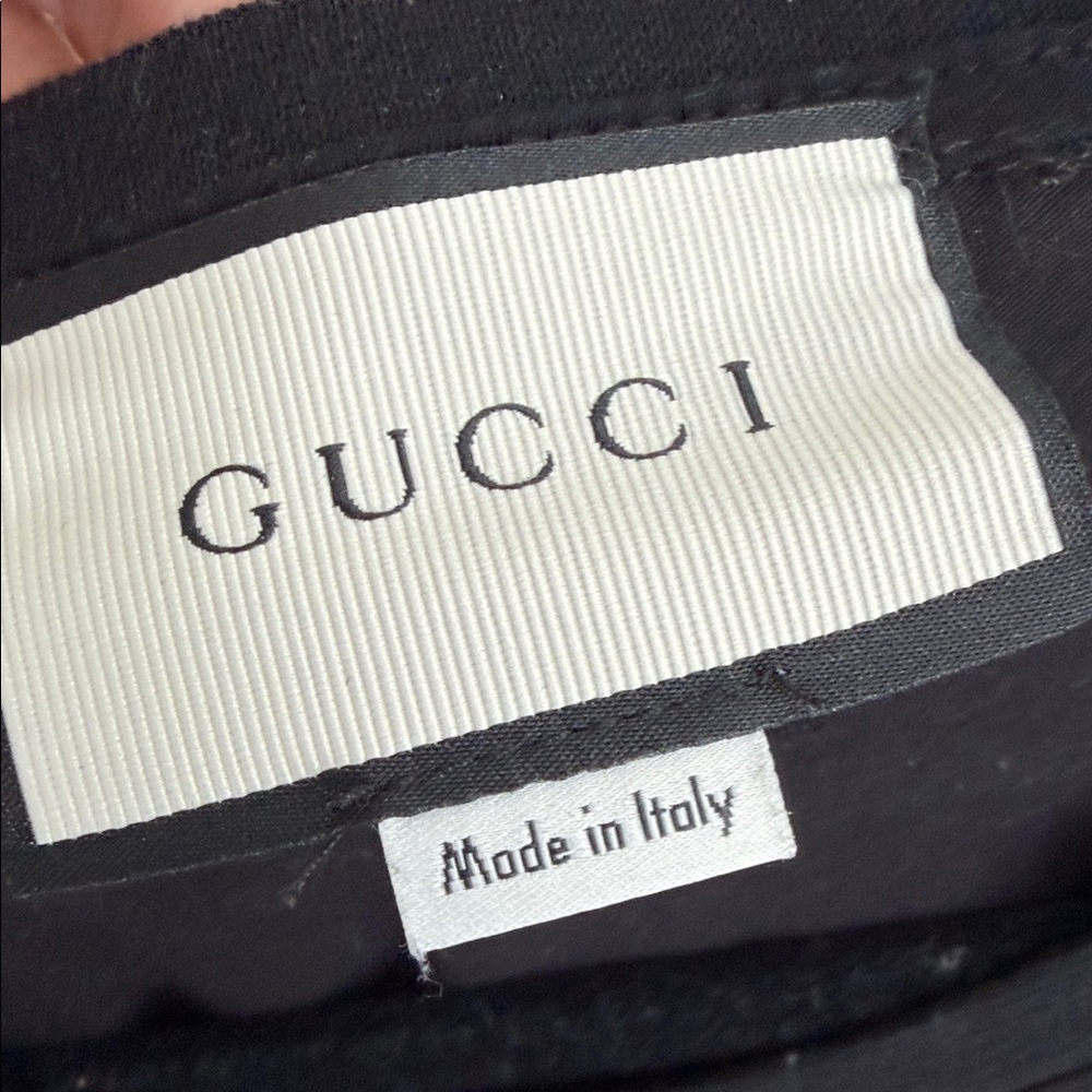 Gucci Black Logo T-Shirt - Picture 6 of 6